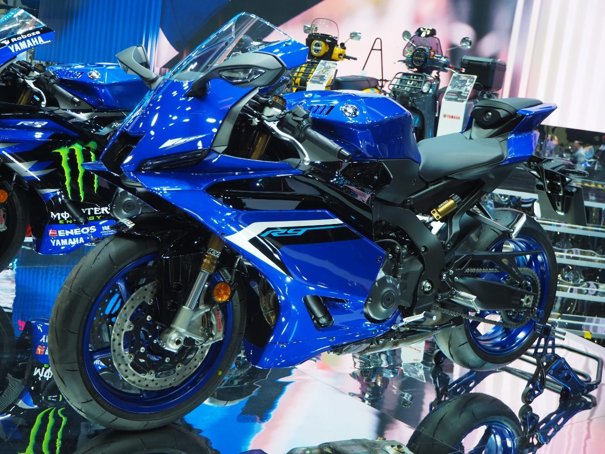 Két új színt kap a 2027-es Yamaha YZF-R9 – a technika változatlan
