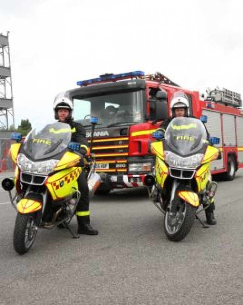 Lánglovagok BMW motoron