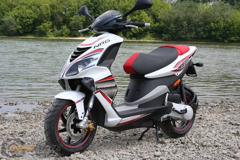 Piaggio NRG 50 – amikor egy ötvenes robogó még igazi méregzsák volt
