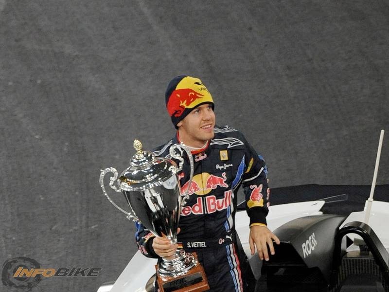 Sebastian Vettel KTM Quad nyergében ünnepelt