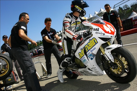 Eddigi legjobb rajtpozíciójából, a 15. helyről vág neki a MetalCom-Adrenalin H-Moto Team versenyzője Superbike-vb Superstock 1000-es sorozatának imolai futamán