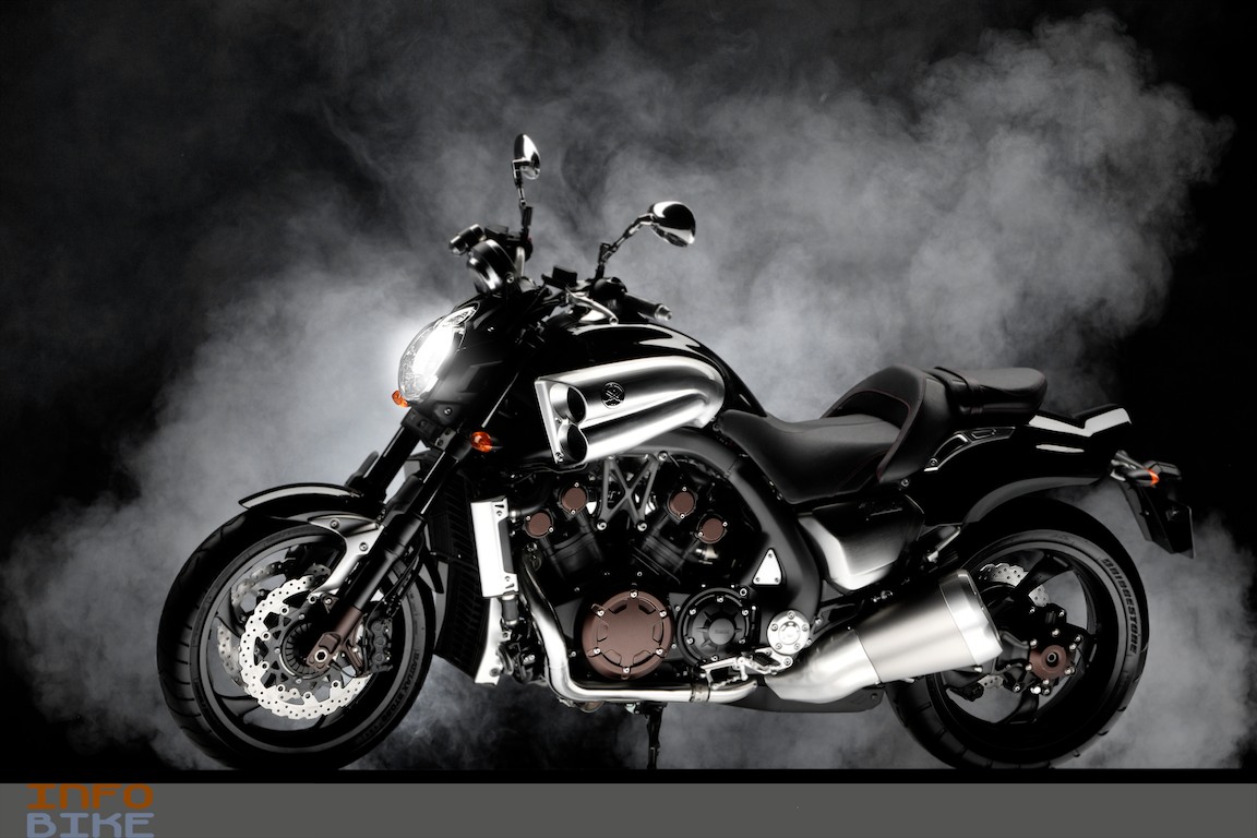 Yamaha VMAX – 200 lóerő egy olyan korszakból, amikor még nem az elektronika vezetett