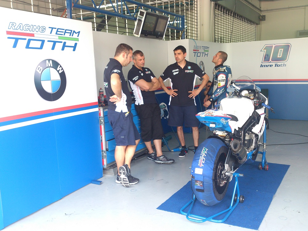 Folyamatosan gyorsul a BMW Racing Team Toth mindkét pilótája, ami bíztató a hétvégi, Sepangban rendezendő Superbike vb-futamon