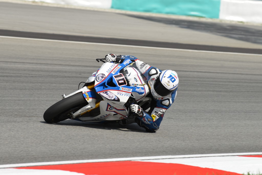 A folyamatosan javuló köridők ellenére ifjabb Tóth Imre a 24., míg Sebestyén Péter a 25. rajtpozícióból vághat neki a hétvégi, Sepangban rendezendő Superbike vb-futamoknak