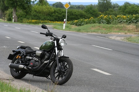 Sportos klasszikus: Yamaha XV950R teszt