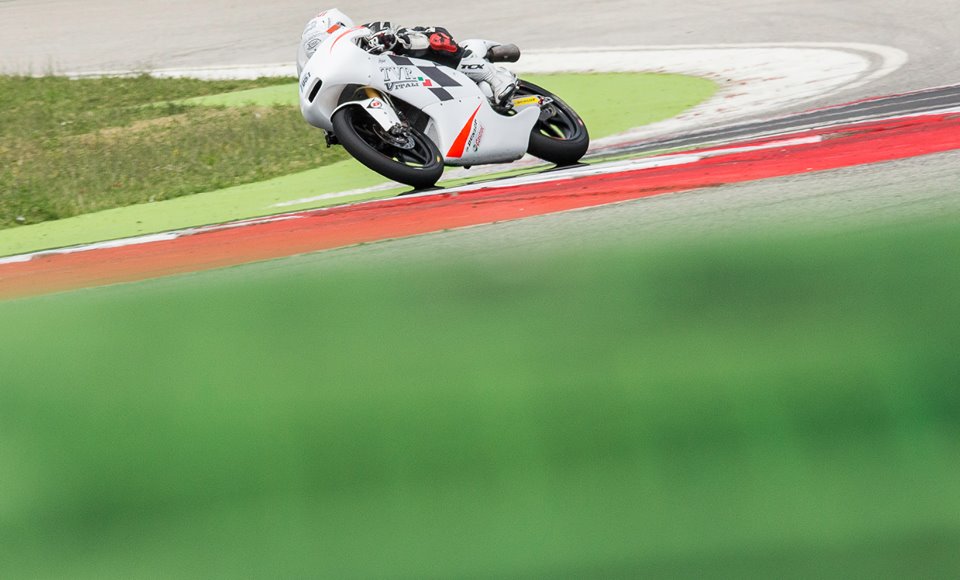 A Dunlop Italia a remekül sikerült tesztnek köszönhetően felajánlotta a Tomracing Motorsport Team pilótájának, hogy szabadkártyával elindulhat a szeptember 13-i, Misanóban rendezendő Moto3-s vb-futamon 