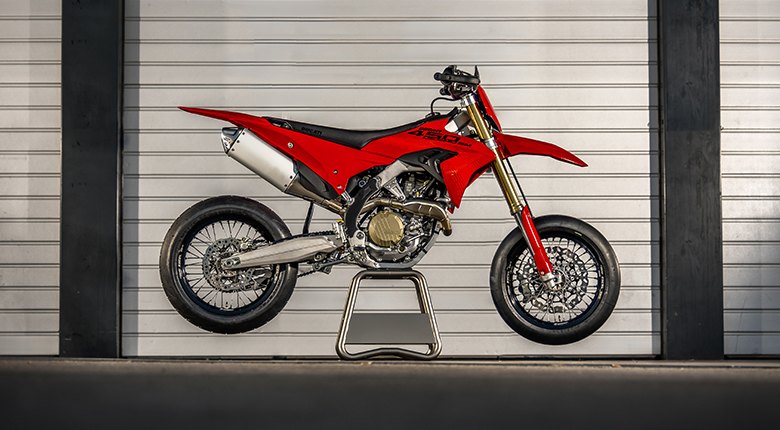 Desmo450 SM: megérkezett a Ducati első verseny-supermotója